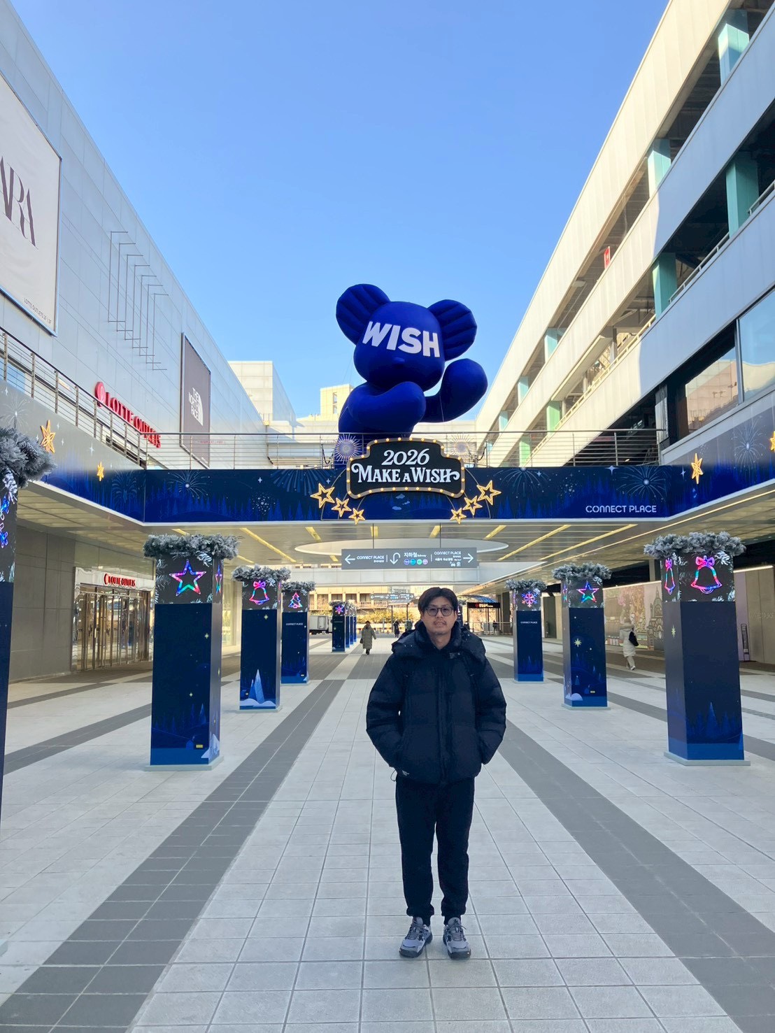 WISHのオブジェ前の写真